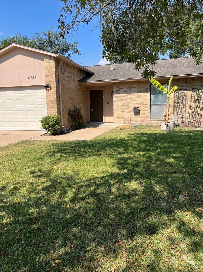 Foto del edificio - 6735 Blue Ridge Dr