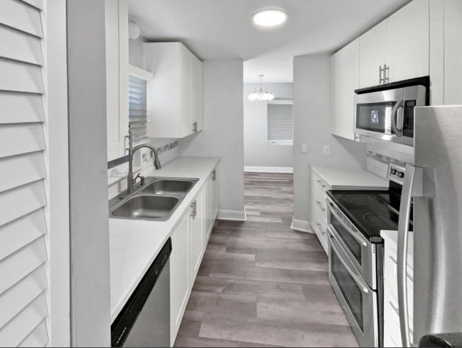 Foto del edificio - 409 Coconut Ave E