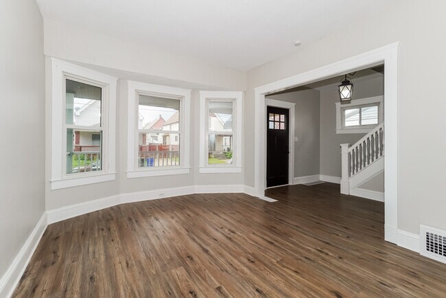 Foto del edificio - Charming 3-Bedroom Cleveland Home
