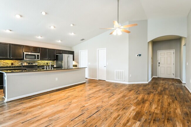 Building Photo - 3725 Fieldstone Cir