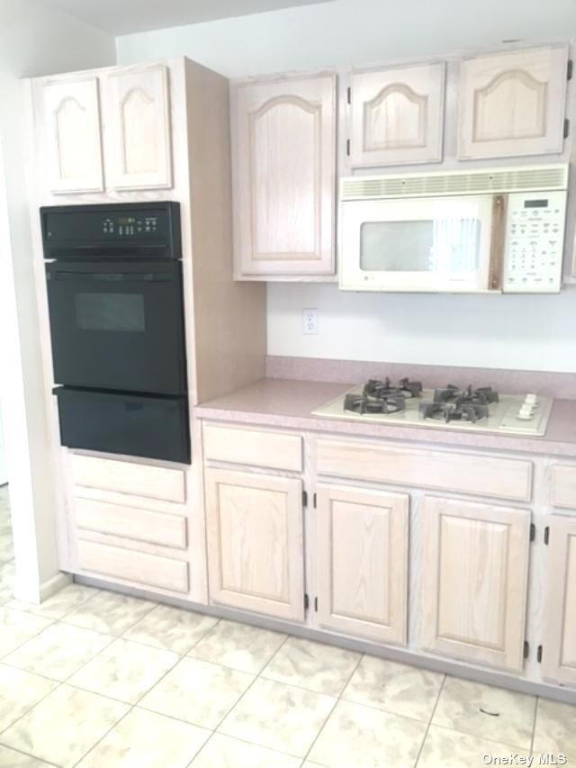 5162 Village Cir E, Manorville, NY 11949 House Rental in Manorville, NY