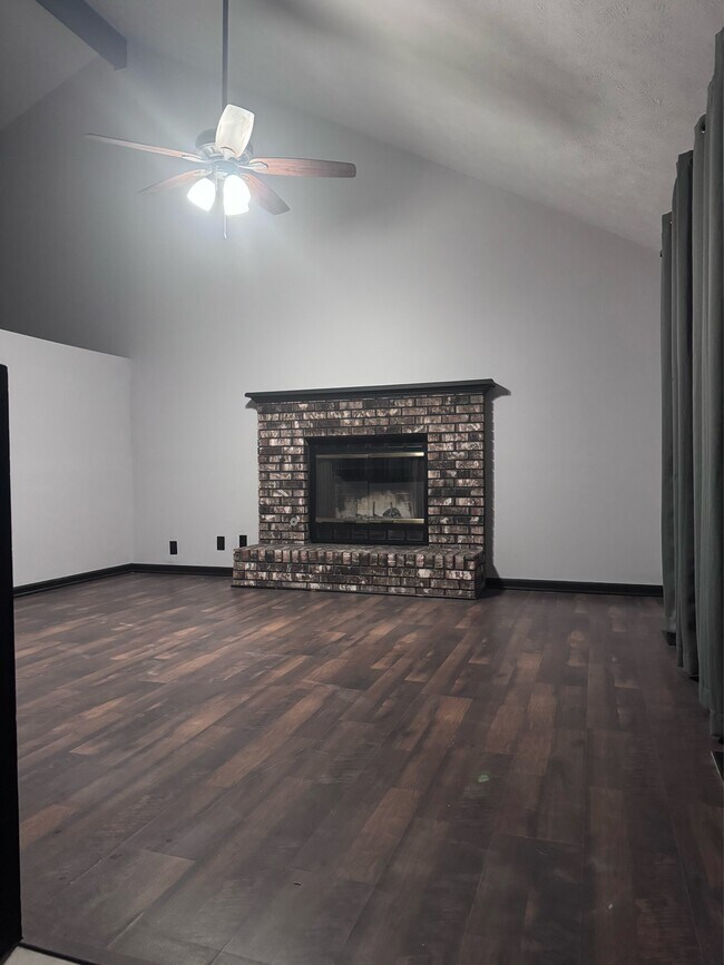 Foto del edificio - 12804 Olive St