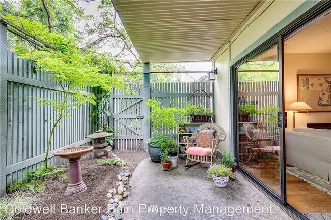 Building Photo - 2 br, 2 bath House - 350 Grow Avenue NW #A1