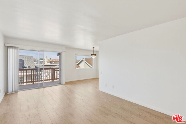 Building Photo - 2020 Graham Ave