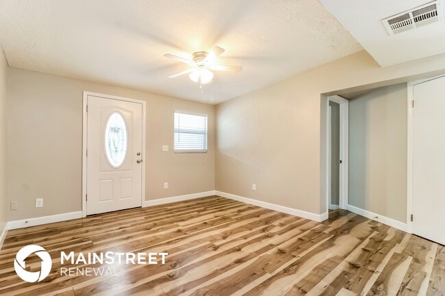 Building Photo - 1201 E Camellia Dr