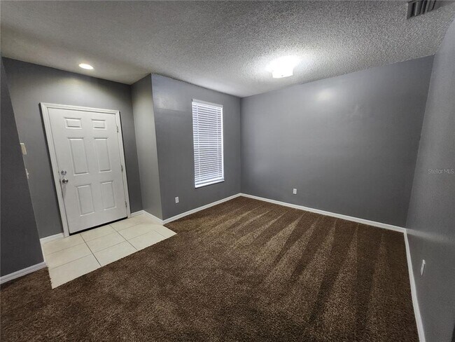 Foto del edificio - 30136 Barnaby Ln