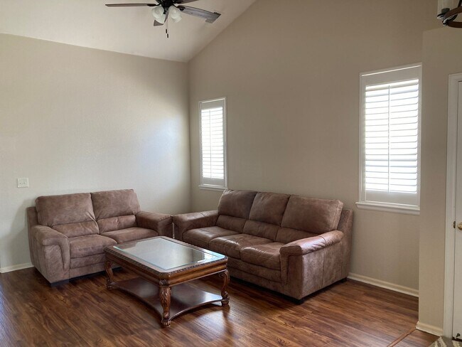 Building Photo - Updated 3 Bed Ranch + 2 Car garage