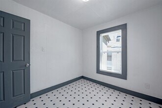 Building Photo - 2217 Stevens St