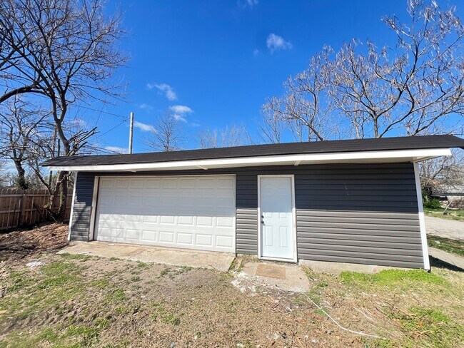 Foto del edificio - 3 Bed 2 Bath Springfield, Missouri