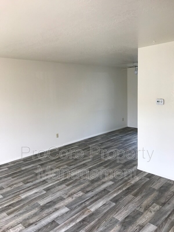 Building Photo - 1212 S Juniper St