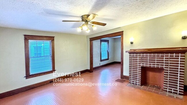 Foto del edificio - 2346 Ward St