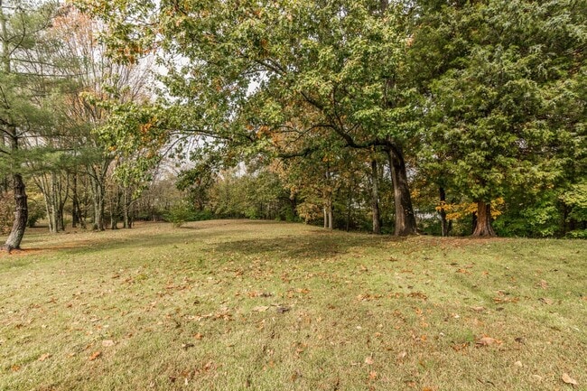 Building Photo - 5216 Roxborough Dr