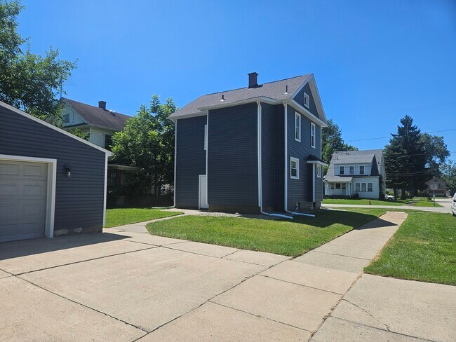 Foto del edificio - 905 Belvedere Ave SE