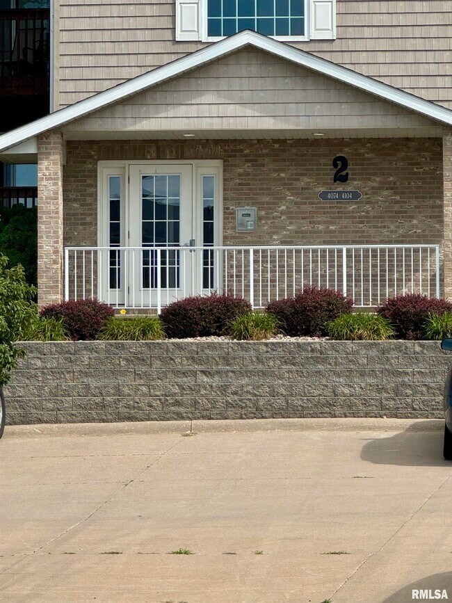 Foto del edificio - 4102 Creek Hill Dr