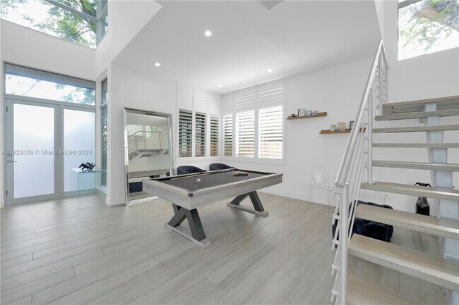 Foto del edificio - 5720 SW 24th St