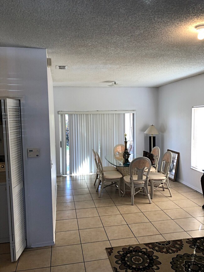 Foto del edificio - 842 Monopoly Ct