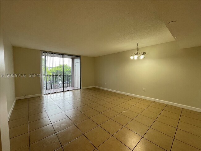 Building Photo - 8730 SW 133rd Ave