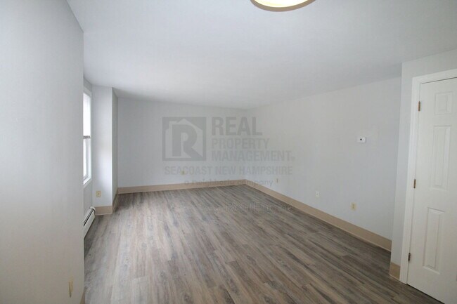 Foto del edificio - 28 Ivy Ln
