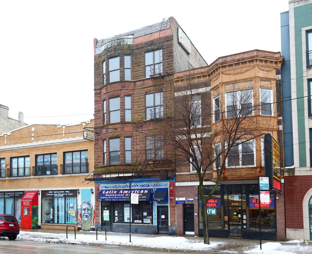 Primary Photo - 2743 W Division St