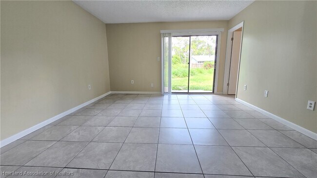 Foto del edificio - 610 Jupiter Ave NW