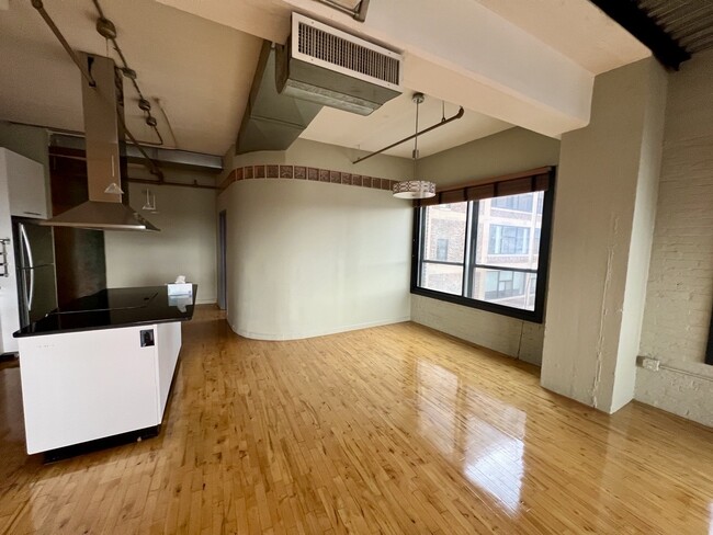 DINING AREA - 210 Lincoln St