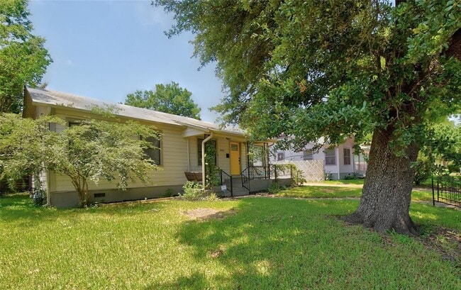 Building Photo - 3002 Cherrywood Rd