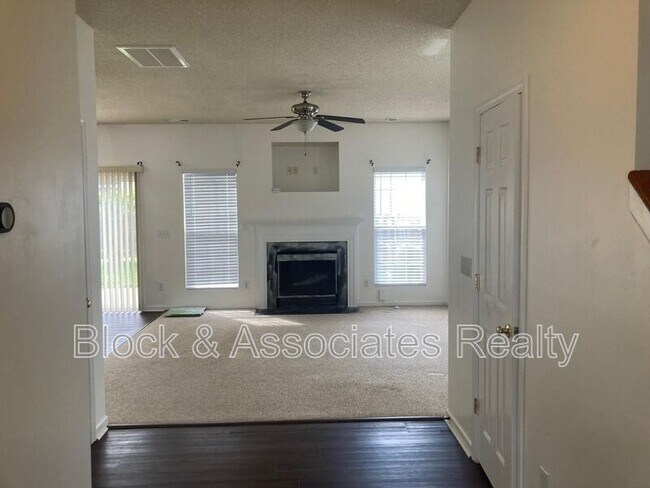 Foto del edificio - 4457 Snowcrest Ln
