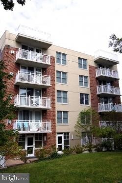 Foto del edificio - 1325 N Pierce St