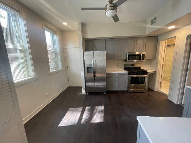 Foto del edificio - 3559 S Winchester Ave