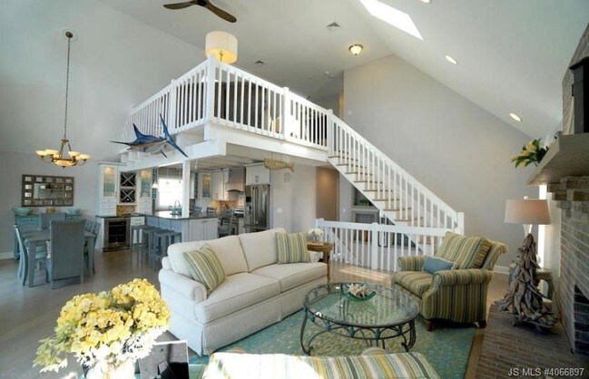 Building Photo - 381 Aldo Dr