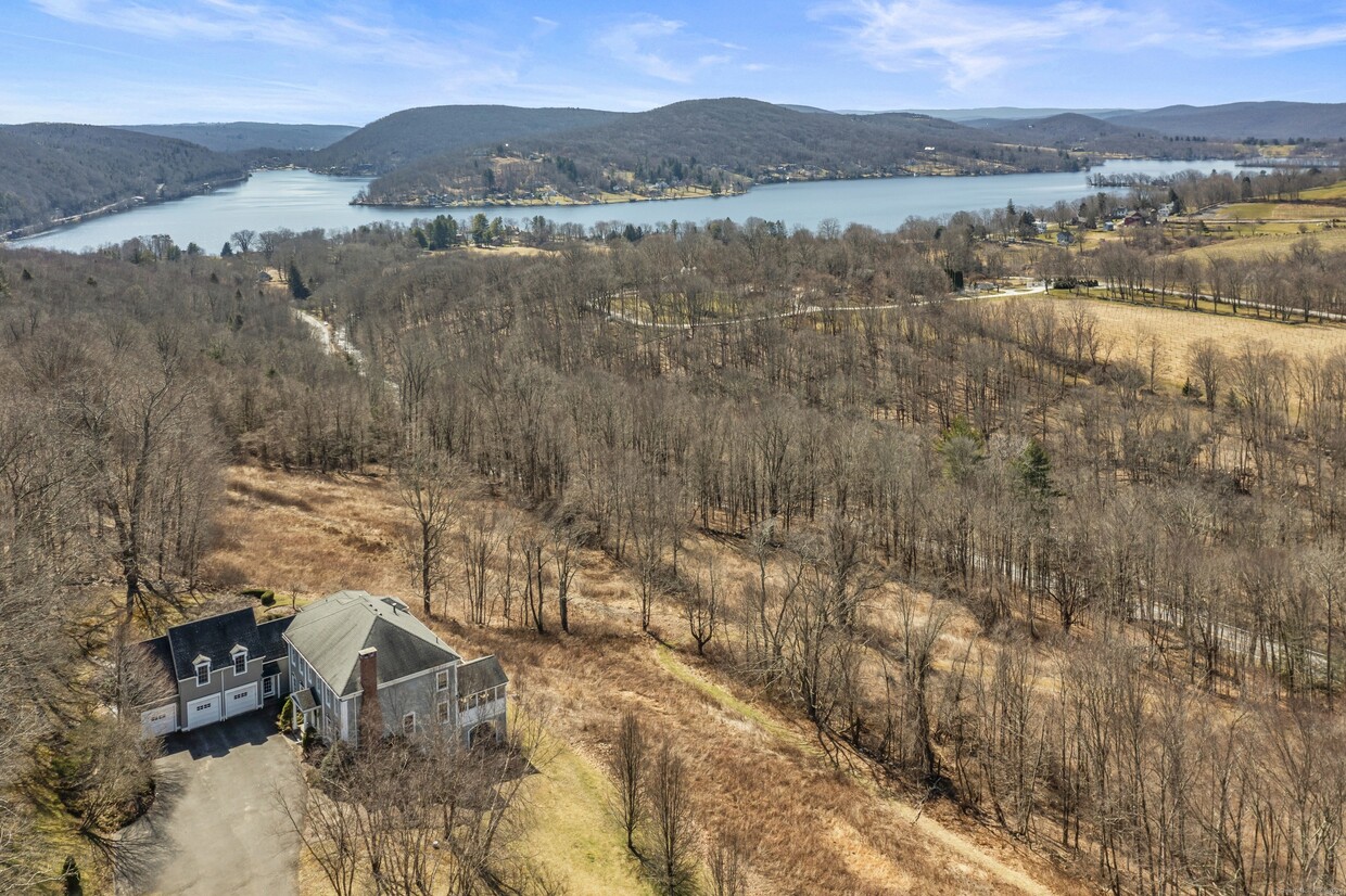 Primary Photo - 293 Lake Rd