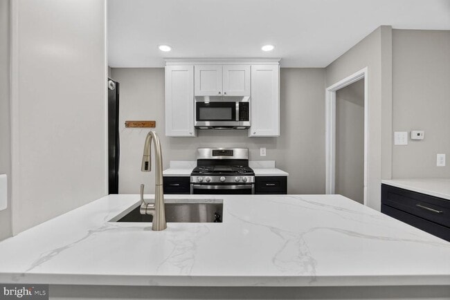 Building Photo - 23 Underwood Pl