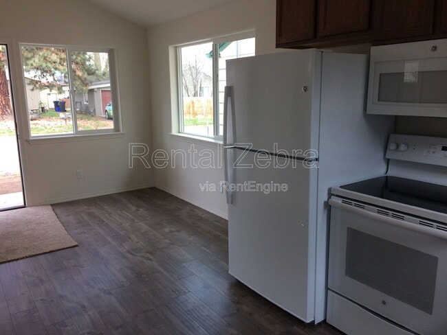 Foto del edificio - 208 SE 4th St