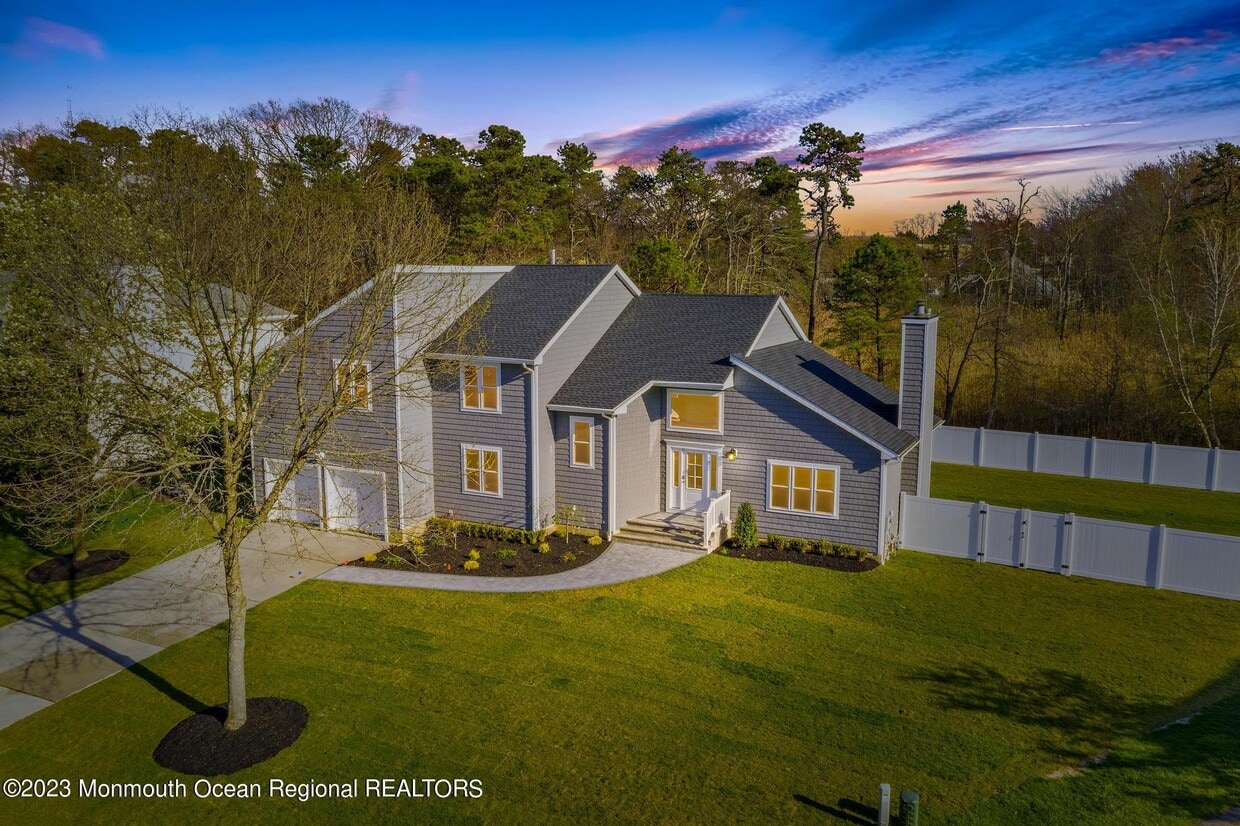 Primary Photo - 25 Delta Dr