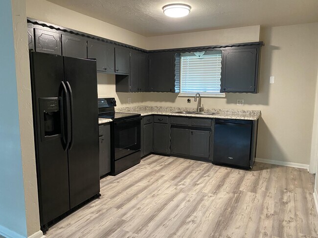 Photo - 205 S Bristow Ave House