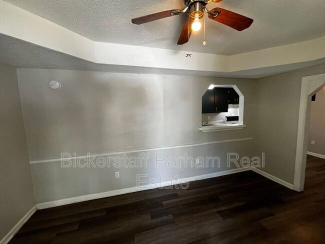 Foto del edificio - 826 Winston Rd
