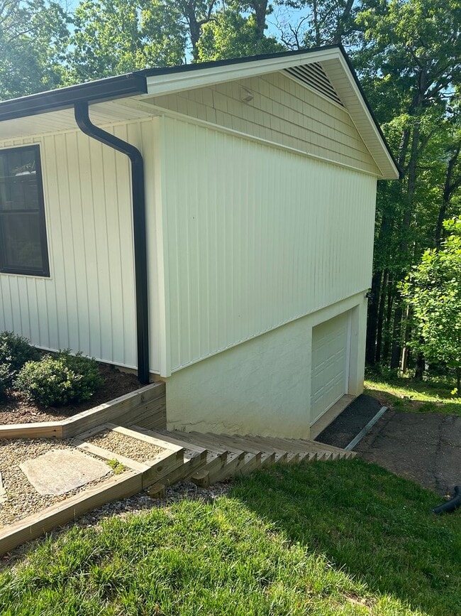Building Photo - Charming 2 Bed / 2 Bath Home – Walk to Dow...