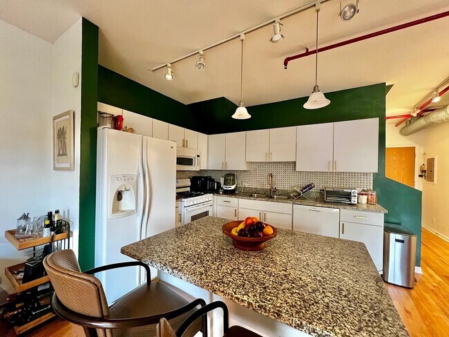 Foto del edificio - 1834 Ridge Ave