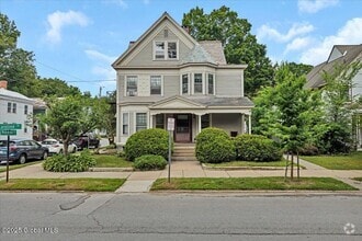 Building Photo - 119 Caroline St