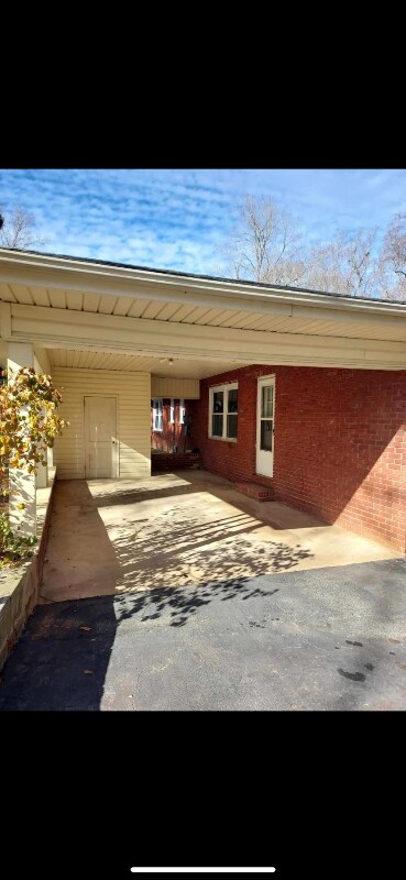 Building Photo - 333 Francis Marion Dr