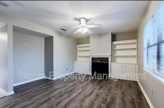 Building Photo - 579 Travelers Blvd