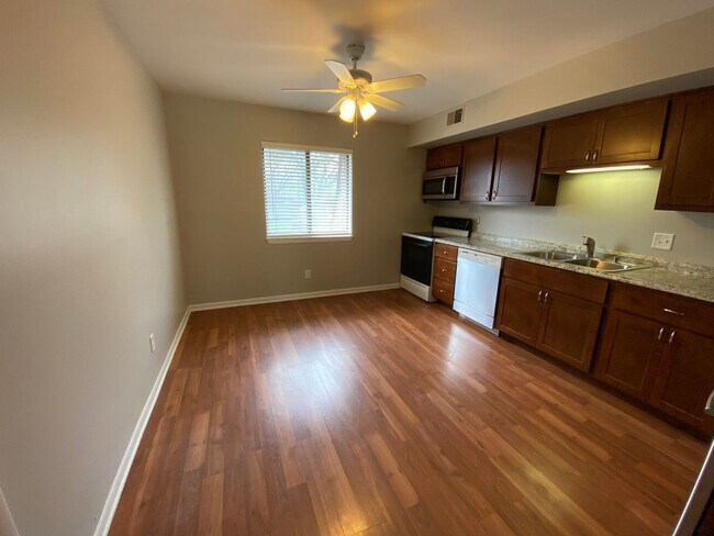 Building Photo - 1115 Elizabeth Ct