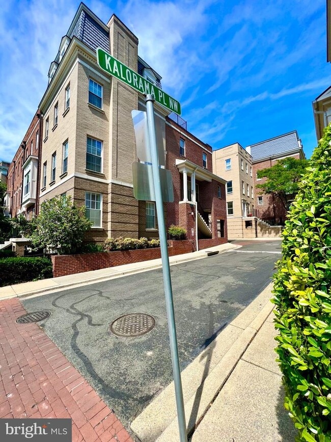 Building Photo - 1913 Kalorama Pl NW