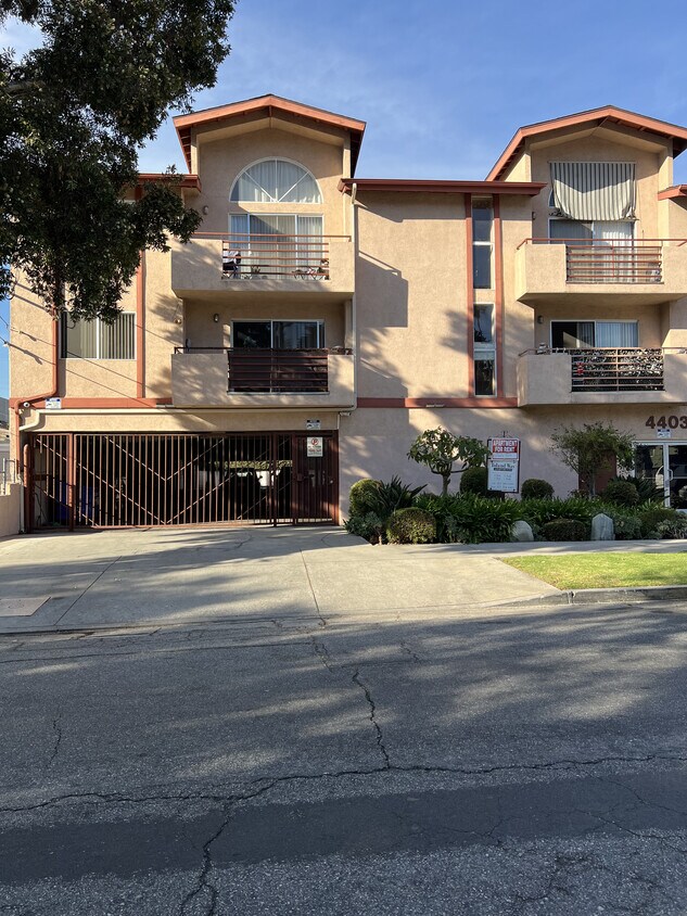 Foto del edificio - Toland Way Apartments