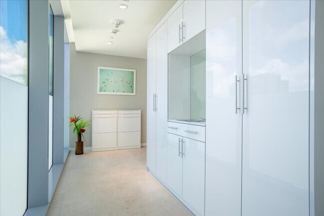 Foto del edificio - 28th floor Waiea residence: Fully-furnishe...
