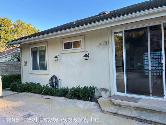 Building Photo - 4 br, 3.5 bath House - 2434 Ridgegate Row