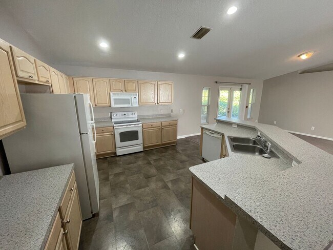 Foto del edificio - Spacious 3/2 in Quiet Neighborhood!