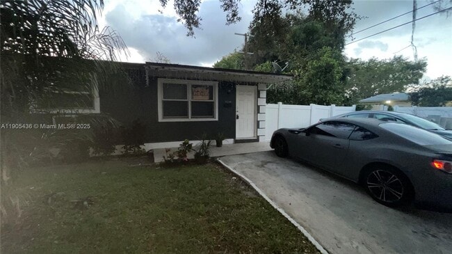 Foto del edificio - 6390 Hayes St