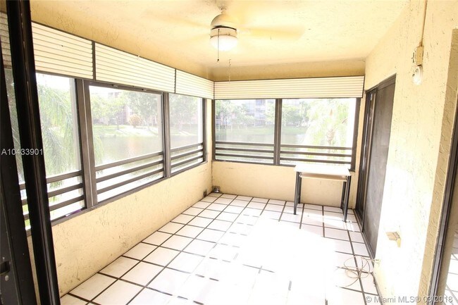 Foto del edificio - 1188 N Hiatus Rd