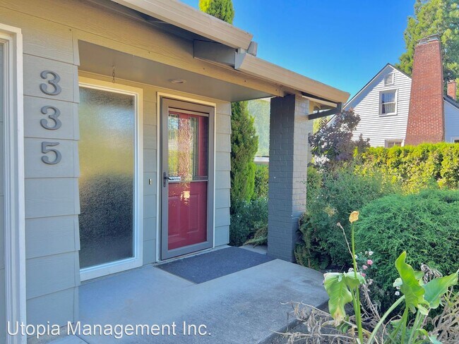 Building Photo - 3 br, 2.5 bath House - 335 NE 141st Ave.